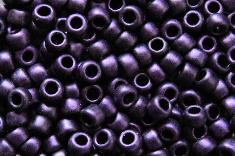 Margele TOHO 8 HYBRID Metallic Suede Purple 1